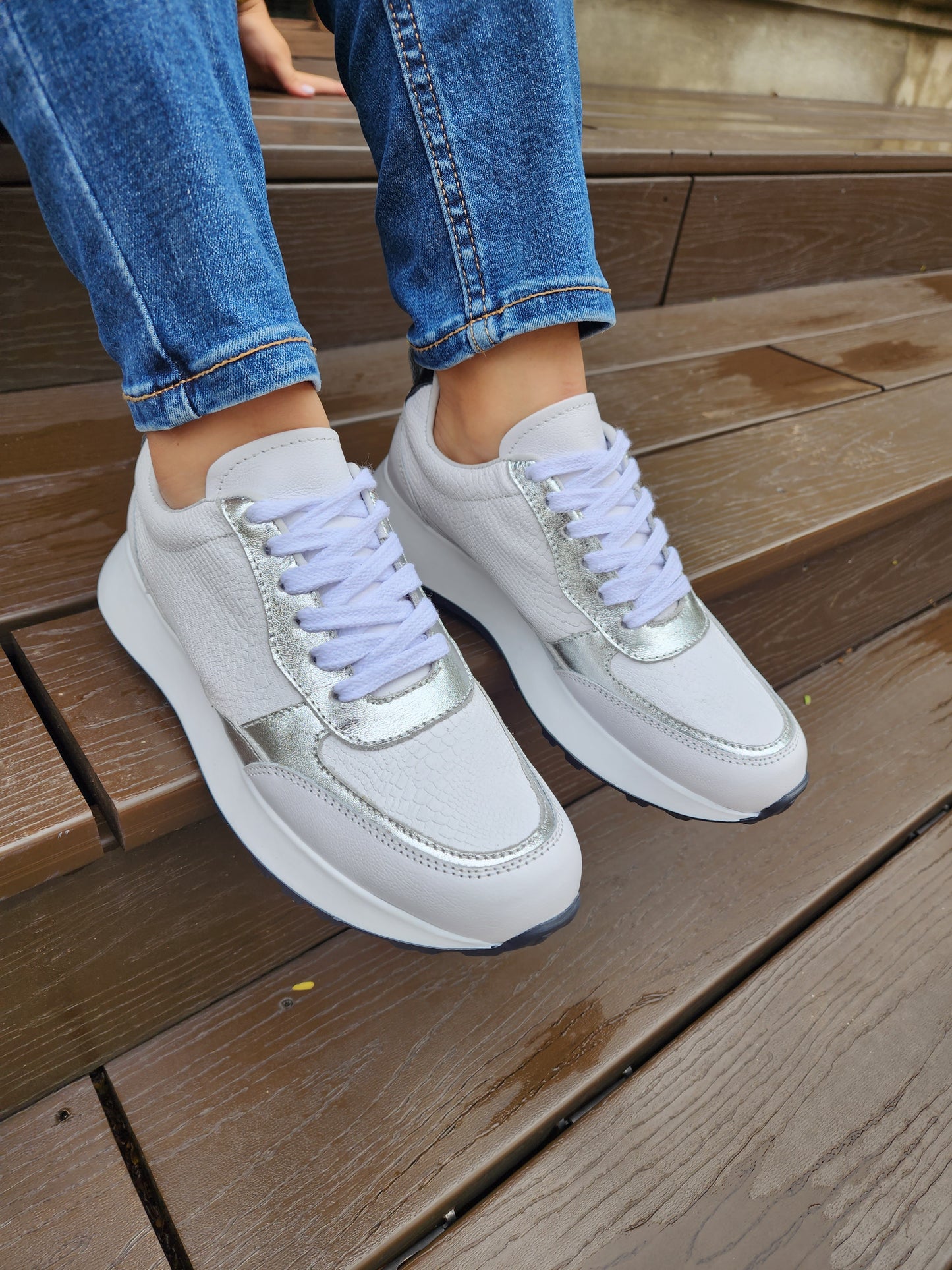 Atenea White