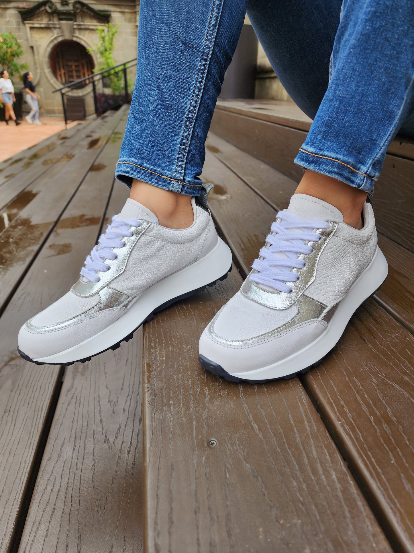 Atenea White