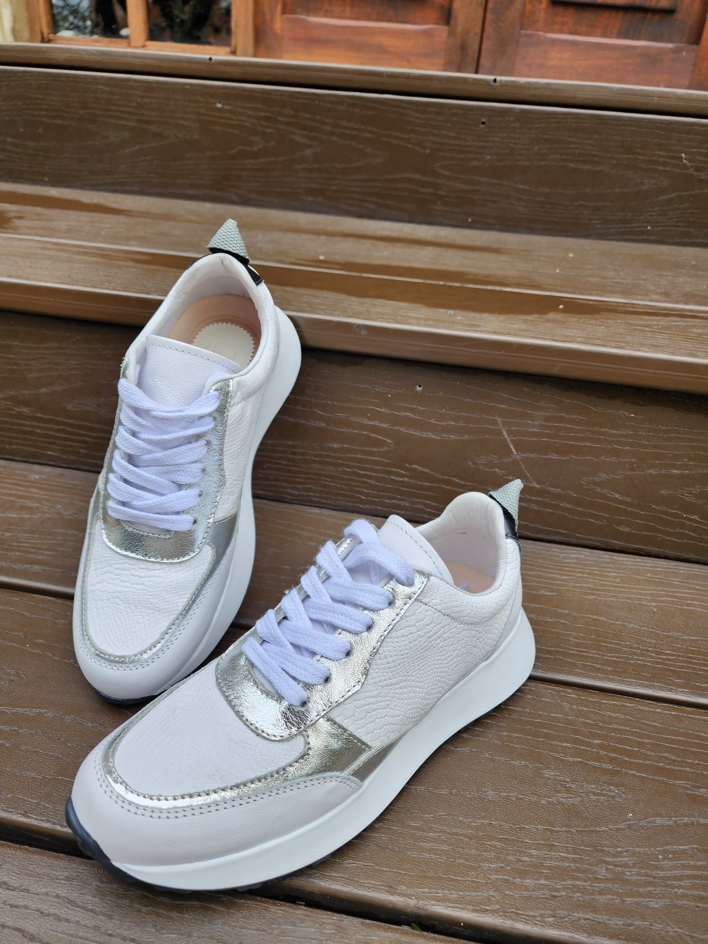 Atenea White