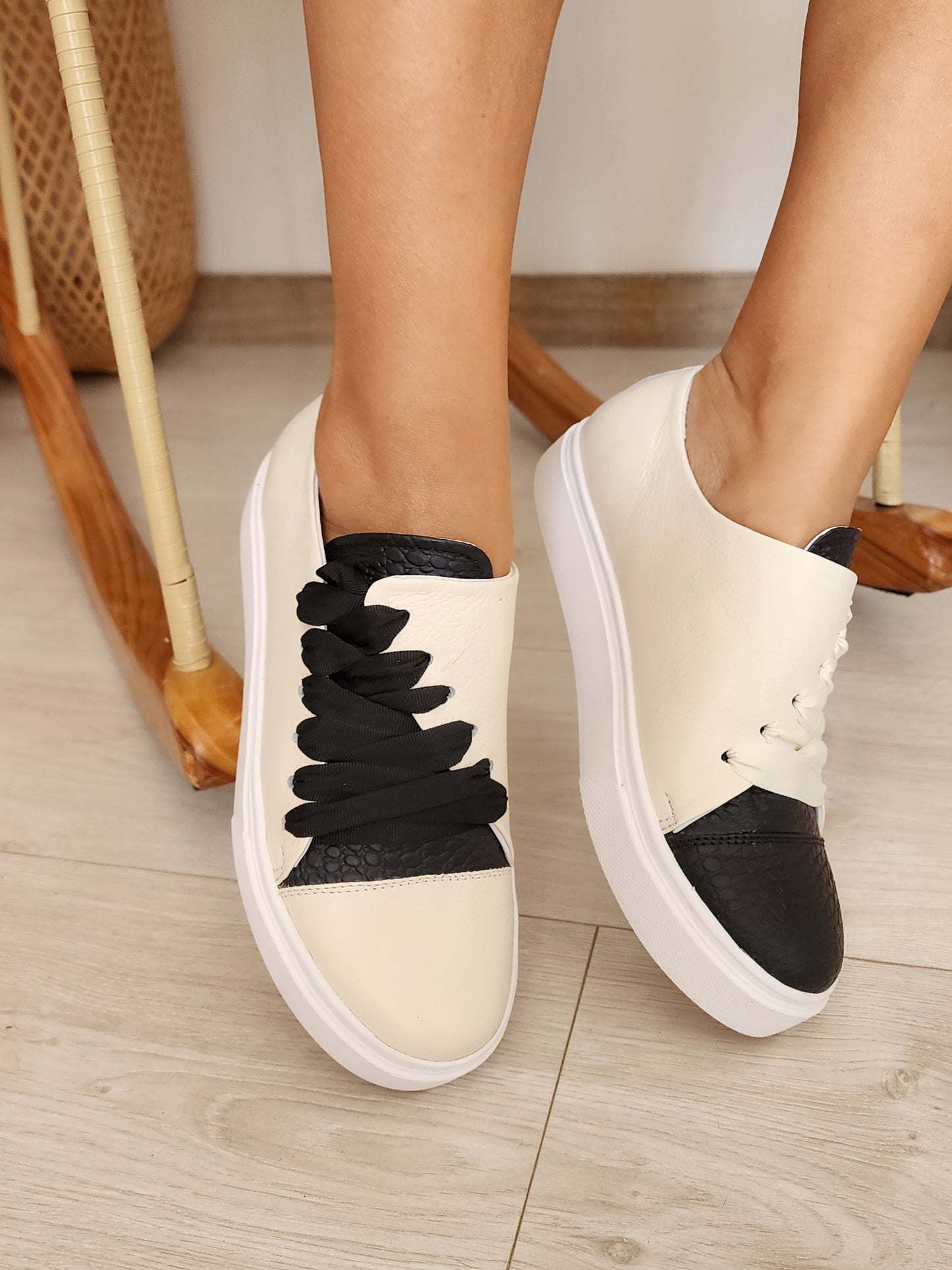 Paris Bicolor White